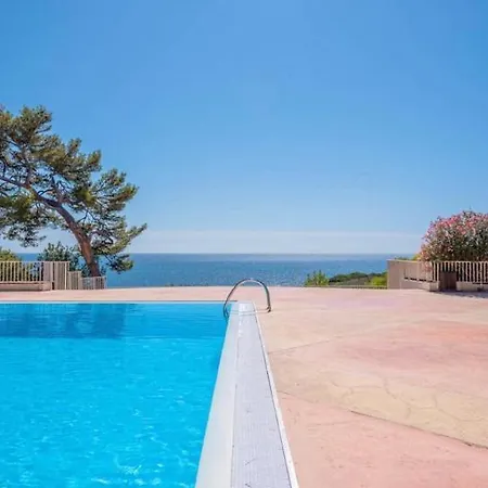 Athena Port Apartment *